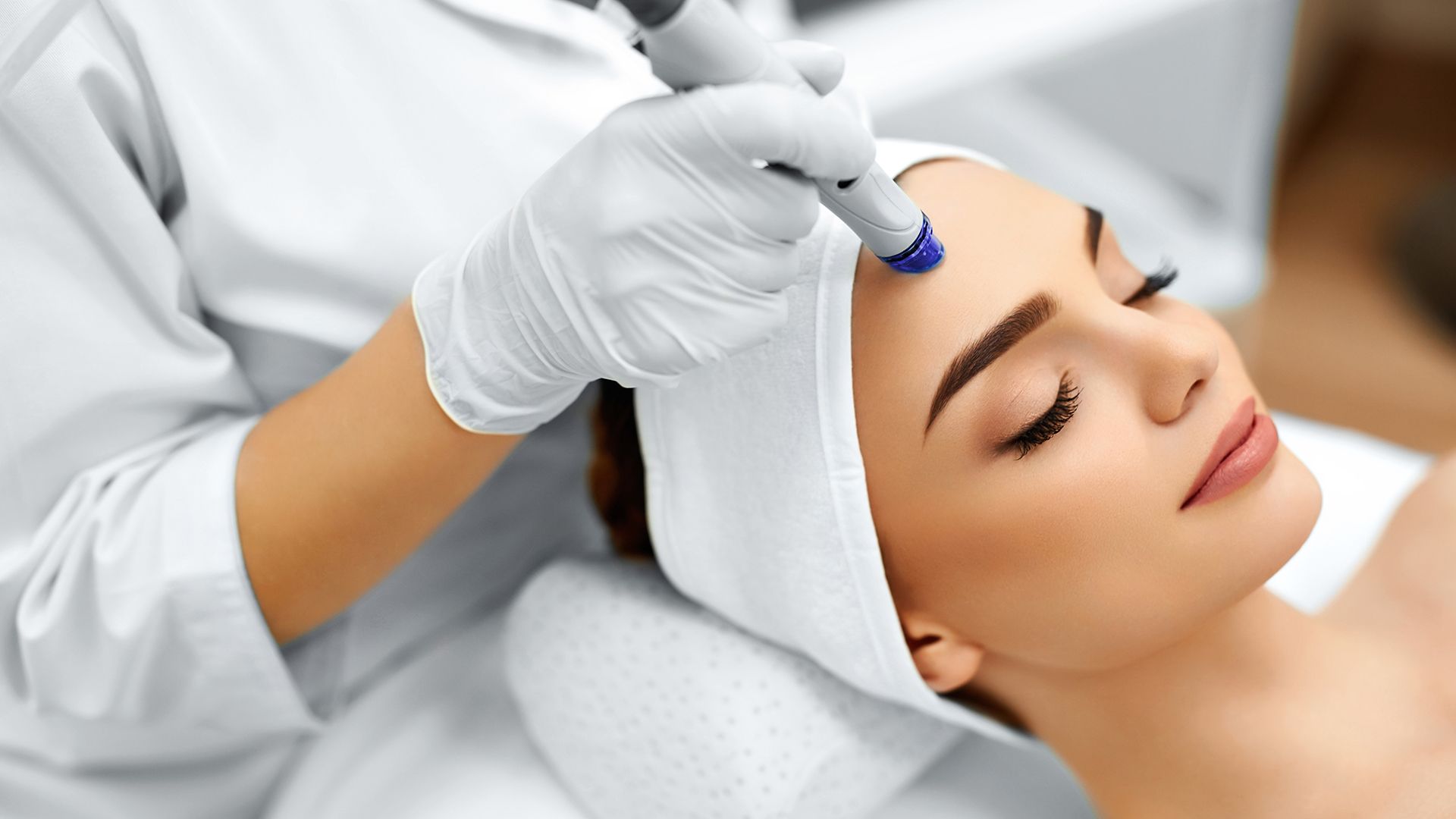 Limpieza facial profunda en Clínica Honesi
